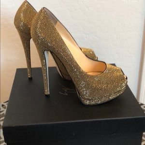 Giuseppe Zanetti size 38 1/2 heels
